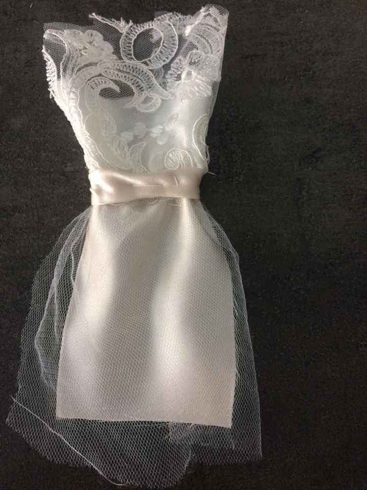 Shoes for 2-toned dress