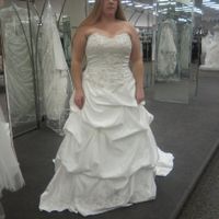 Is anyone not having a totally white dress?