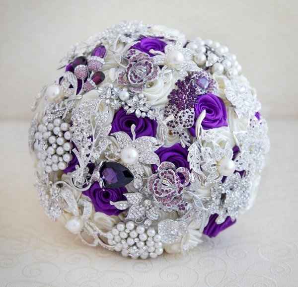 Brooch from etsy