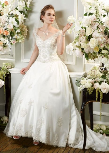 Starting to fall out of love with my dress *pics*