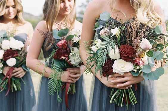Dark Red/Burgundy/Crimson flowers