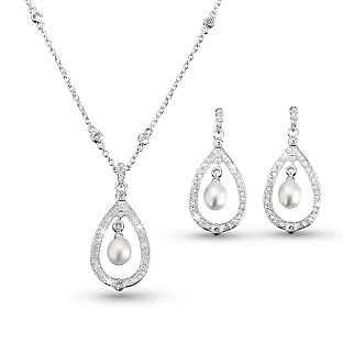 Let's see those purdy wedding necklaces!