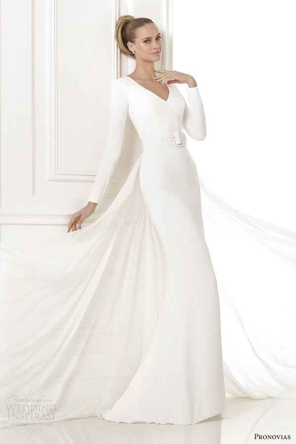 Long sleeve wedding dress love!