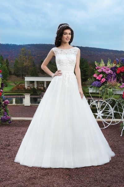 Show me your gown!