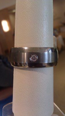 Alright ladies! Let's see those gorgeous rings...