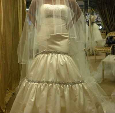 I NEED TO CHOOSE A DRESS BY TOMORROW HELP!!!!!!!