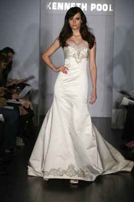 I NEED TO CHOOSE A DRESS BY TOMORROW HELP!!!!!!!