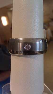 Alright ladies! Let's see those gorgeous rings...