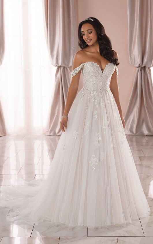 Any other off shoulder sleeves brides out there - 1