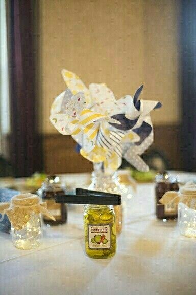 Ladies: Show off your wedding themes!