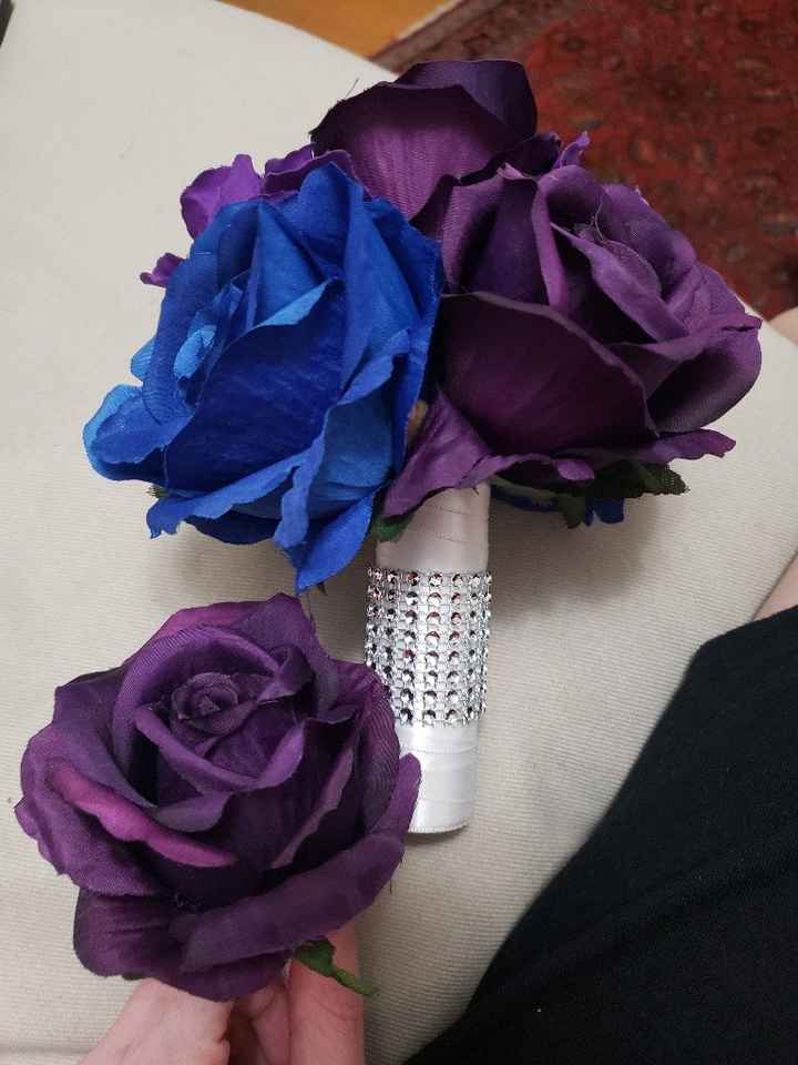 Has anyone used Budget Bride for fake flowers? - 1