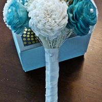 Let's see your flowers/bouquets/bouquet alternatives!