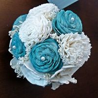 Let's see your flowers/bouquets/bouquet alternatives!