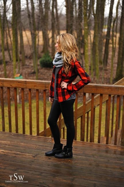 Winter Engagement Photo Outfits