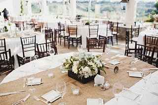 Burlap as Vintage Wedding Decor?