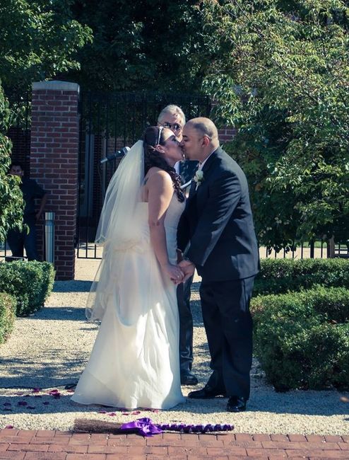 Wedding pictures!! a couple pictures!
