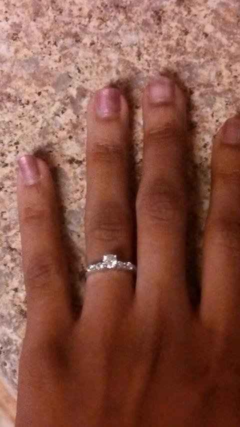 HE MADE IT OFFICIAL LADIES!!! (with pics)