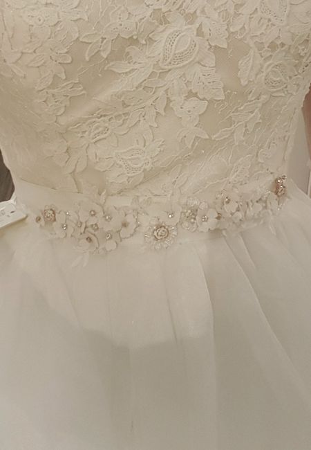 Veil, headpiece, or flower crown? 7