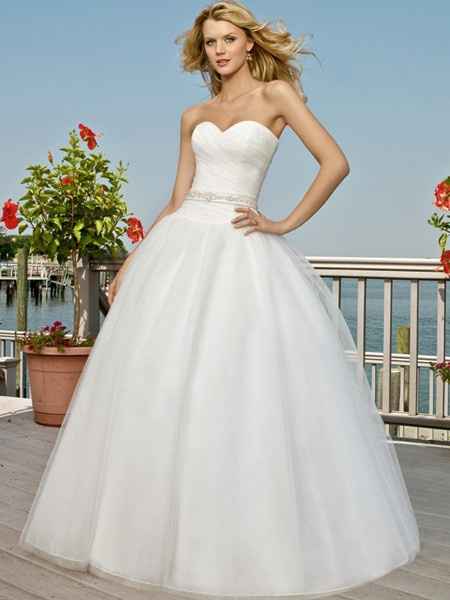 What kind of dress do you recommend for my wedding?