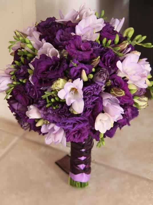 Help. I want this color for my bouquet but I don't know the name of it. Do you know?? Picture includ