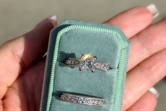 Weddings with Lizzy's Jewelry