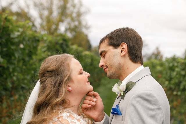 Fall vineyard wedding