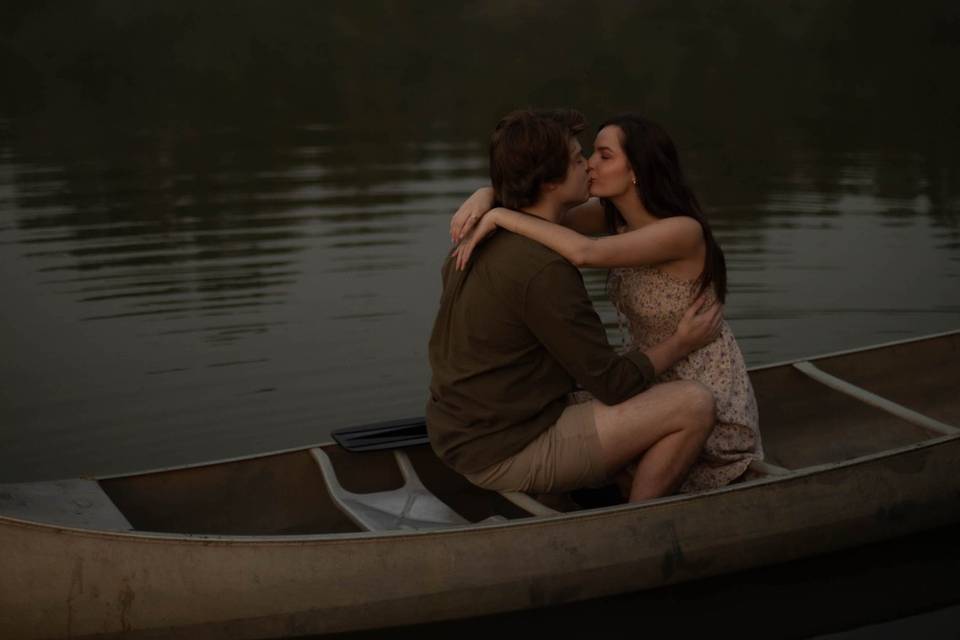 Canoe Kiss