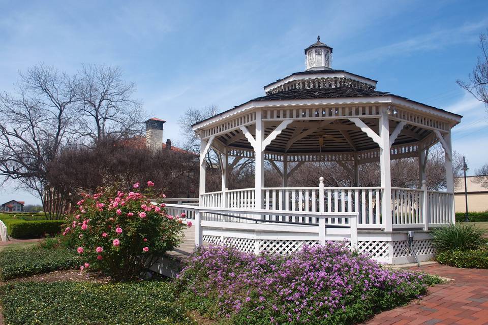 The Garden Gazebo is also available to rent separately or can be added to Grand Lobby reservations.