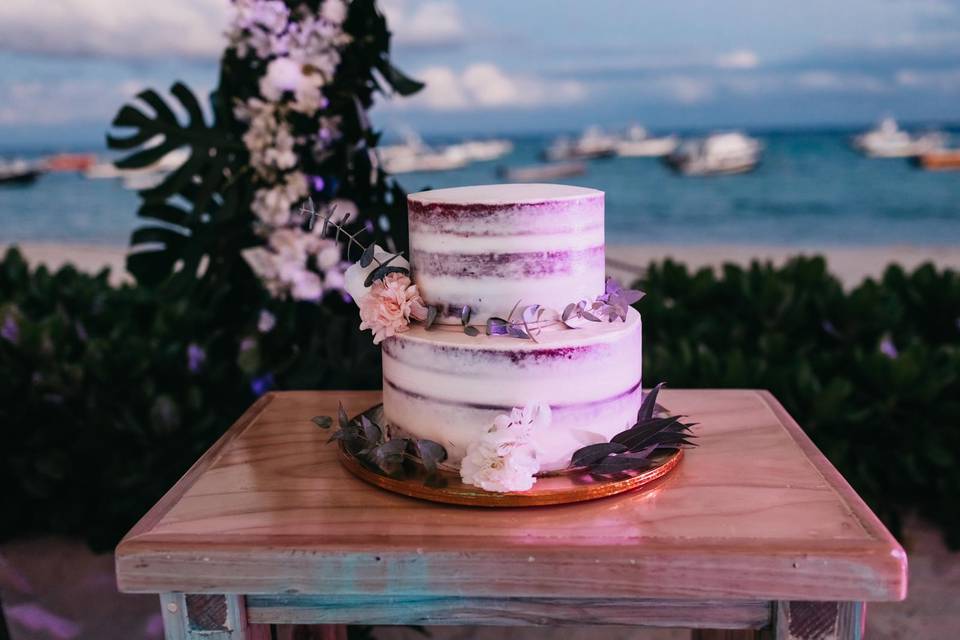 WEDDING CAKE