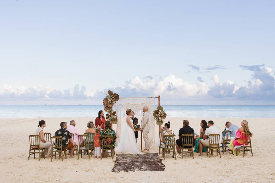 INTIMATE WEDDING
