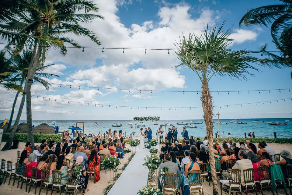 BEACH WEDDING