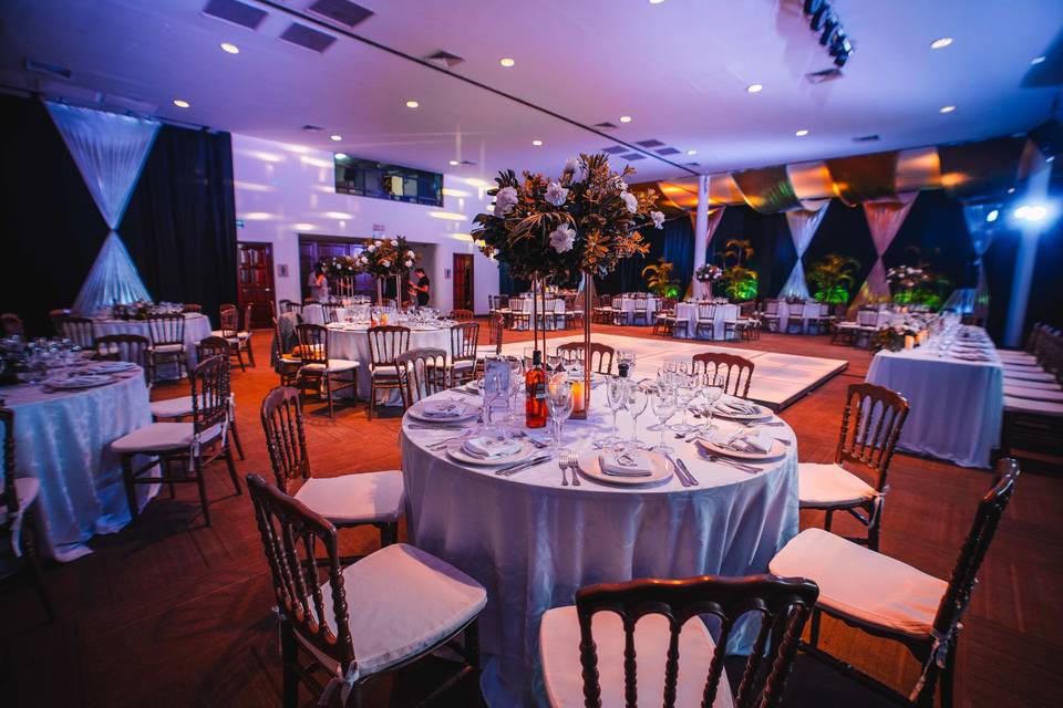 INDOOR WEDDING