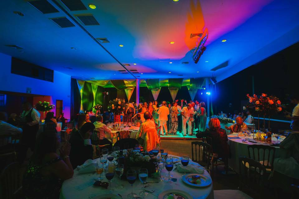 INDOOR WEDDING