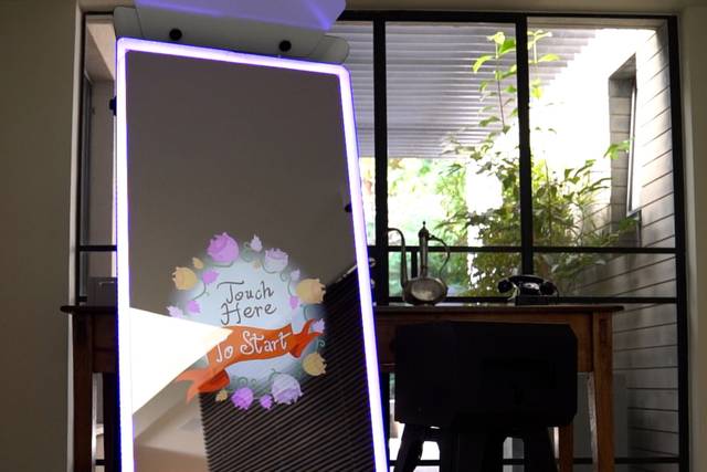 Mirror Air booth Photo #1.jpg