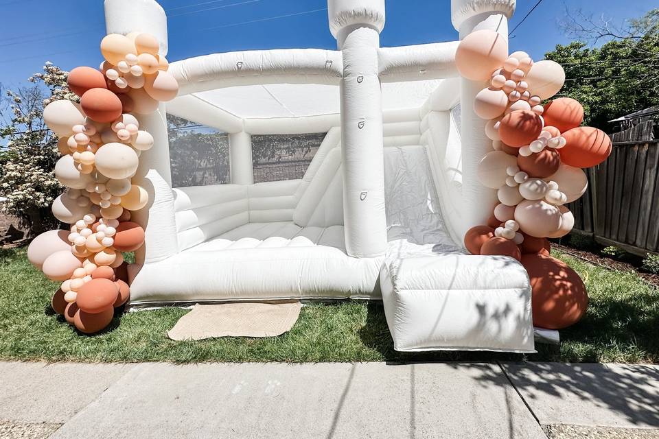 Top 7 Party Inflatables for Hire in Los Angeles, CA - The Bash