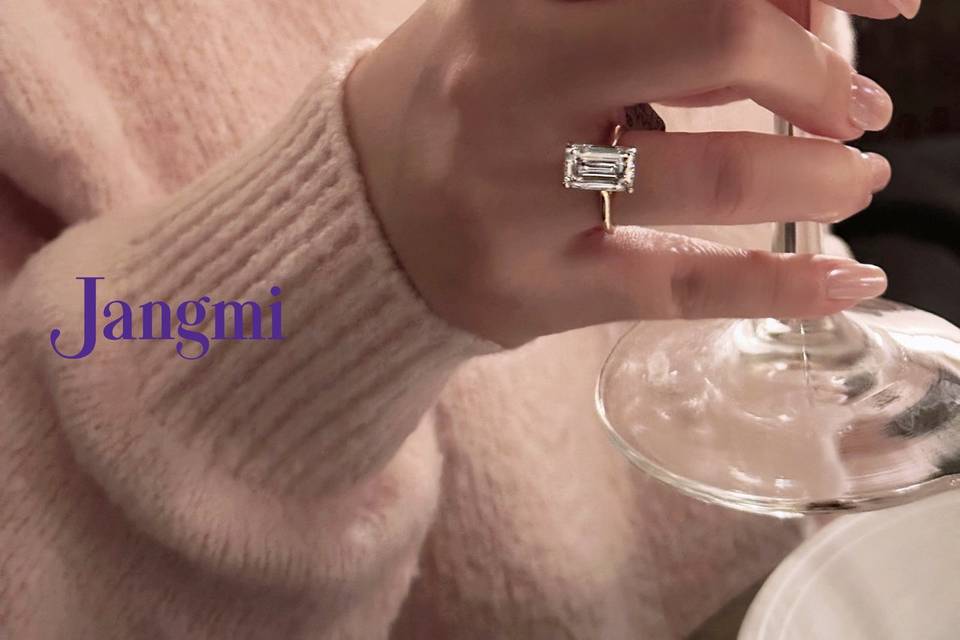 Emerald cut diamond