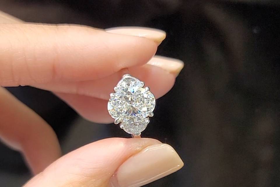 2.8ct Oval cut