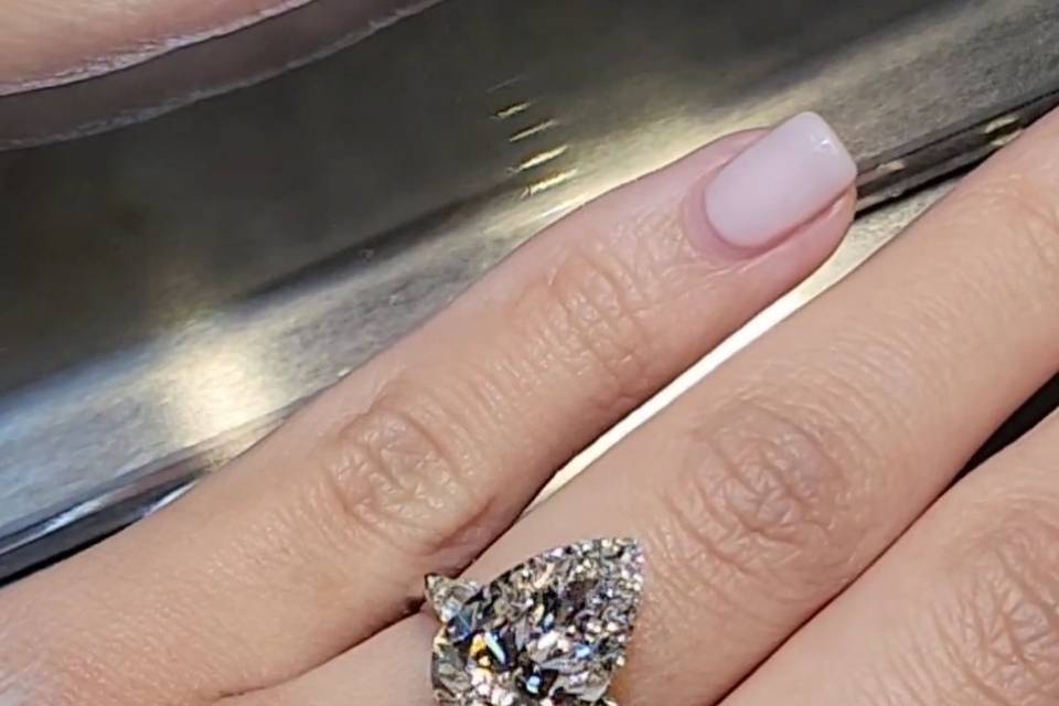 Pear cut diamond