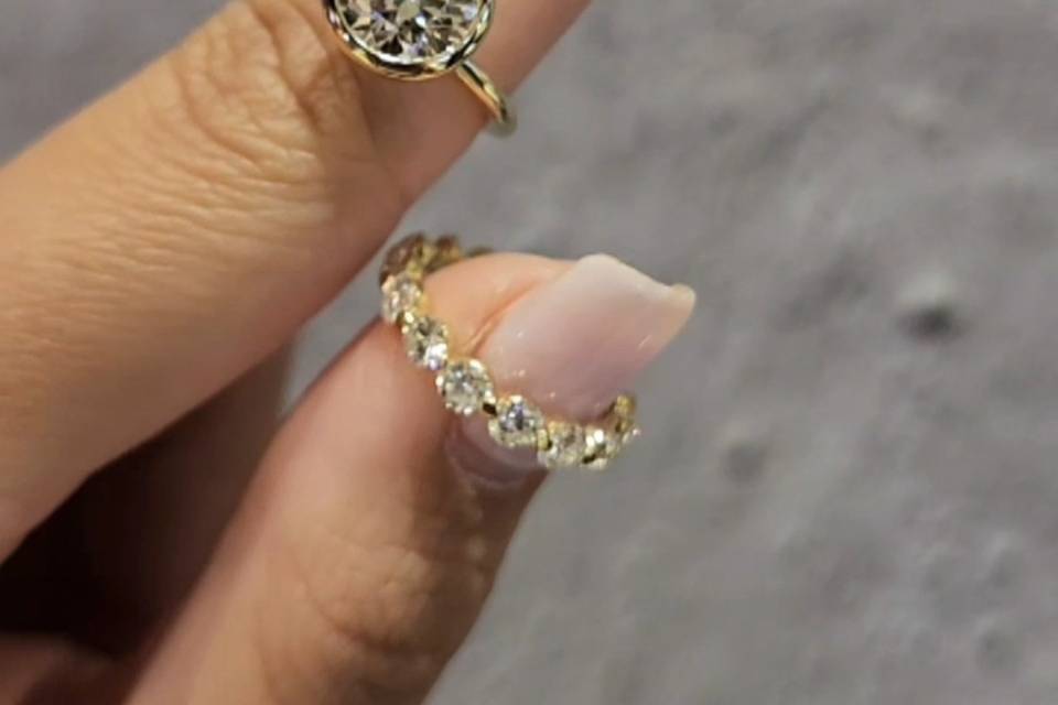 Round cut diamond