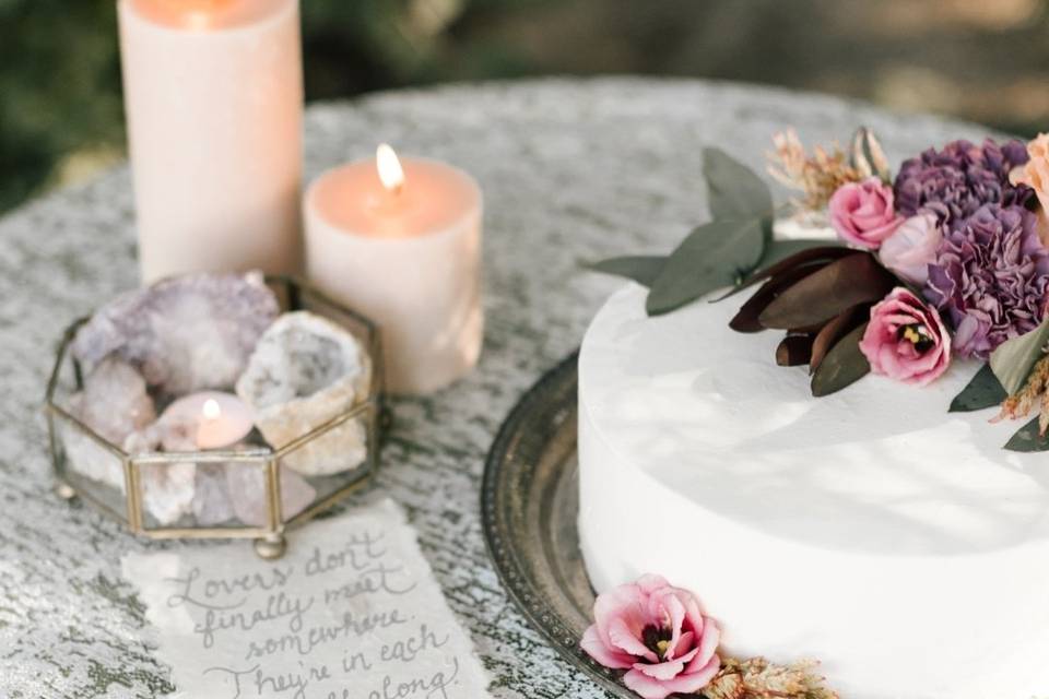 Elegant cake table