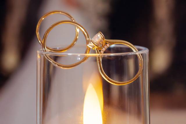 Falling wedding rings