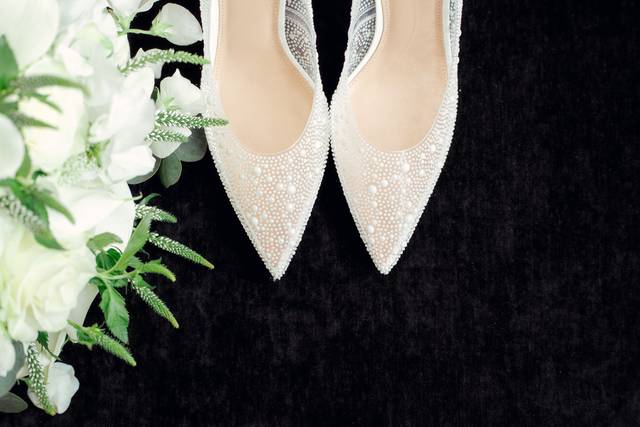 Black and white bridal details