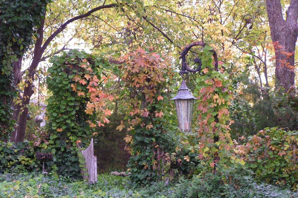 Beautiful Fall Colored Setting for your Garden Wedding at the Carleton House B&B!