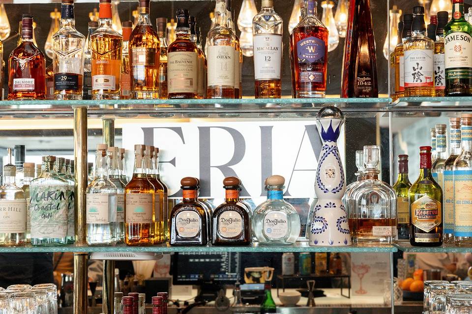 Luxury Full Bar ( w cocktails)