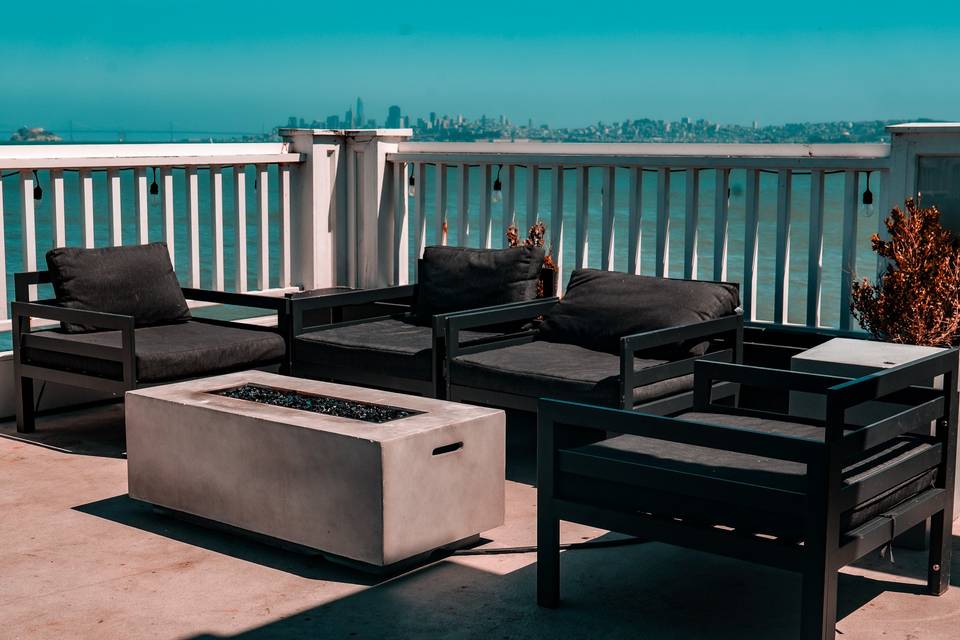 Rooftop Lounge