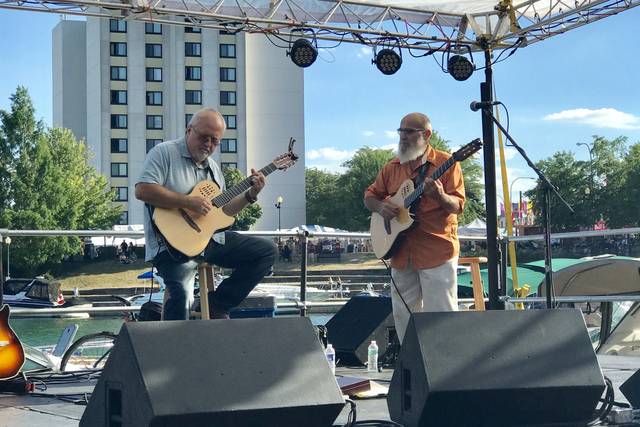 Lewis and Klark Guitar Duo
