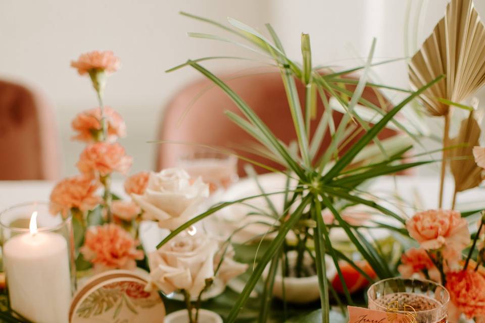 Tropical Glam Tablescape