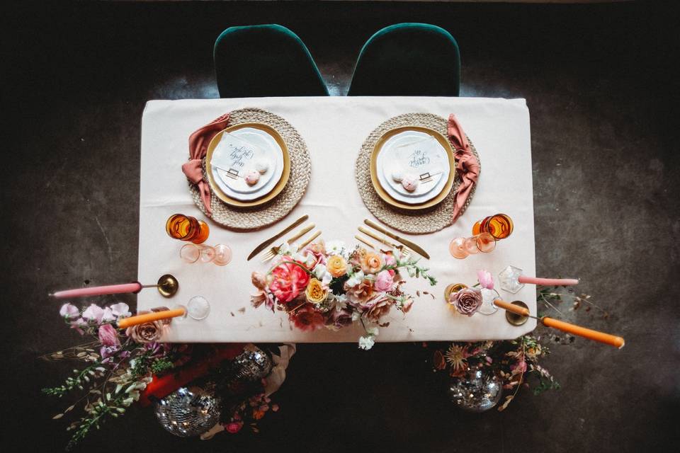 Retro Sweetheart Table