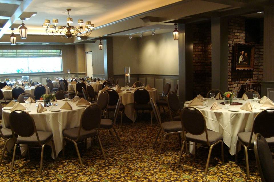 The village offers an elegant and comfortable space for a groom's dinner or gift opening brunch.