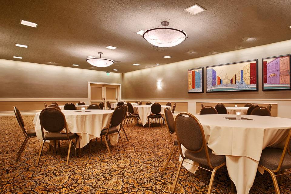 The continental space, our largest banquet room, seats up to 120 seated and can accommodate up to 240 for a cocktail reception.